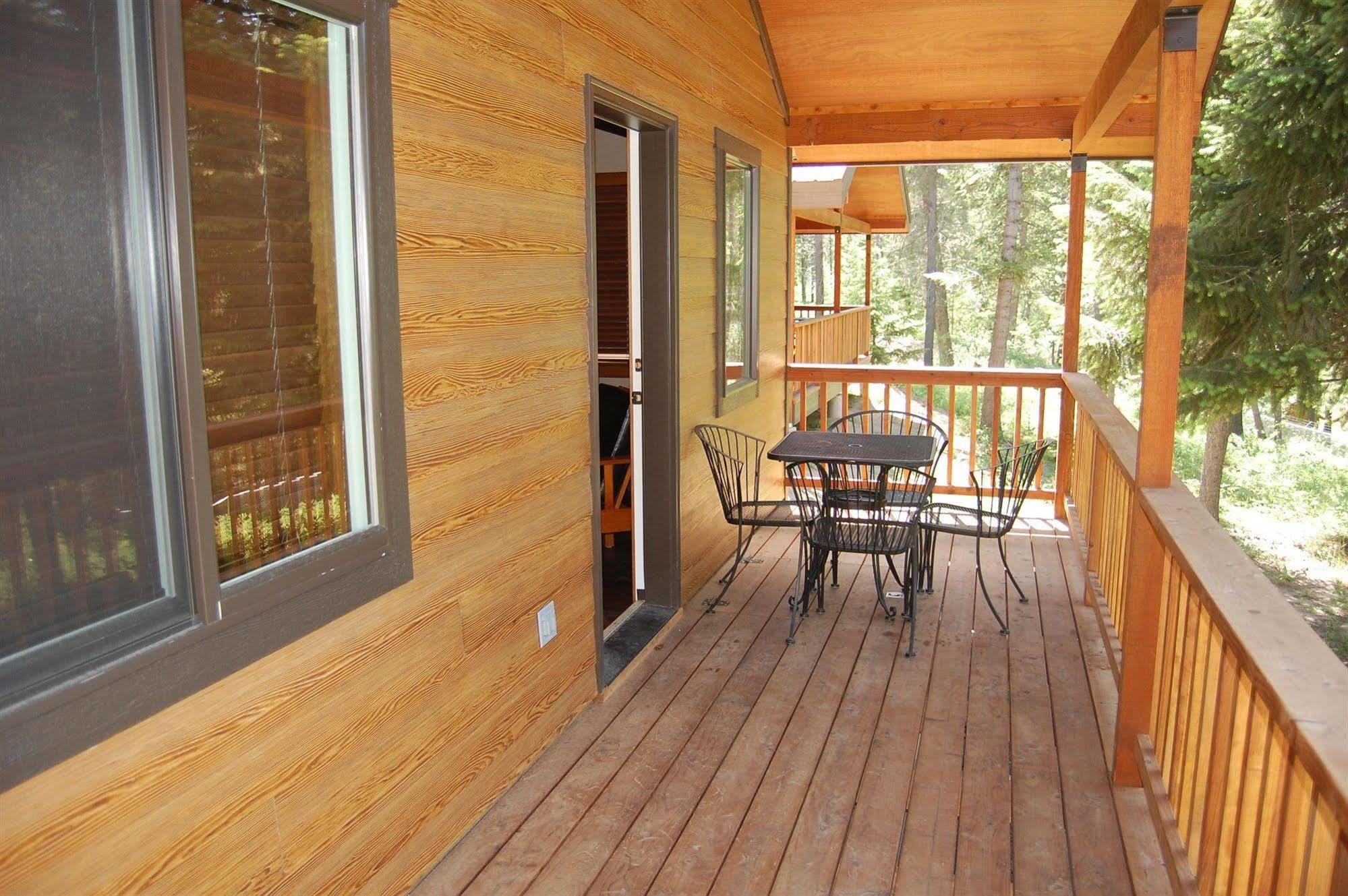 Historic Tamarack Lodge Hungry Horse Exterior photo